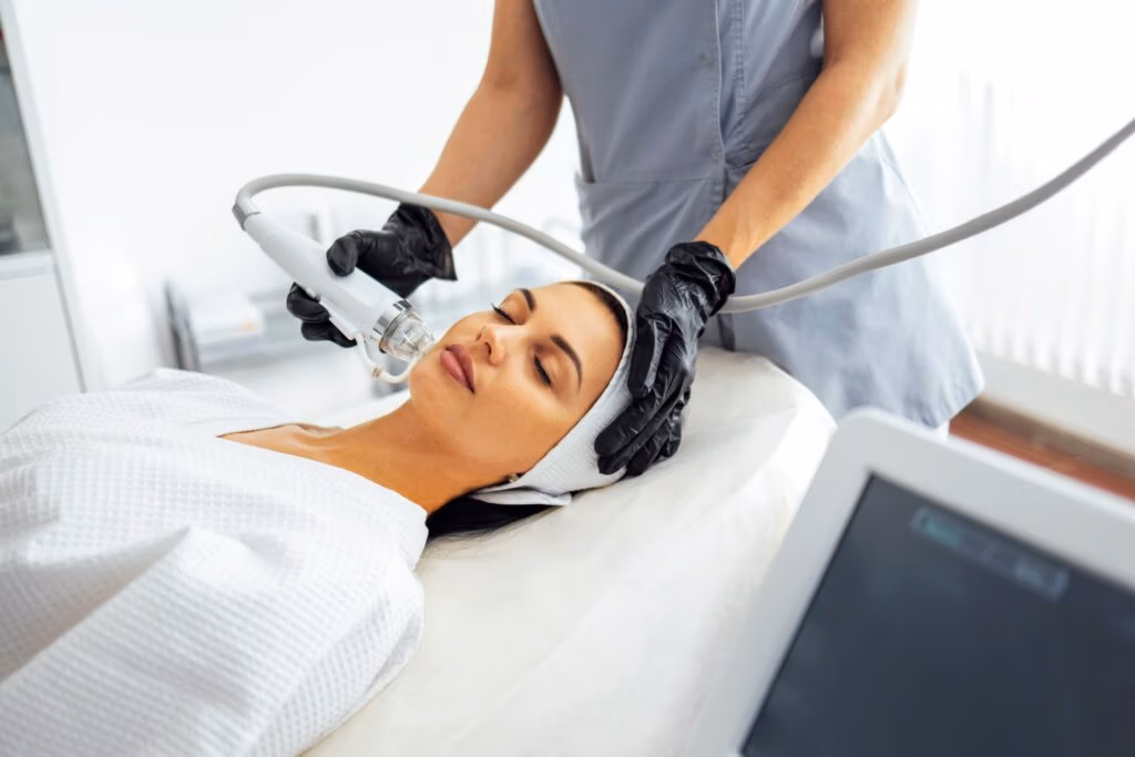 RF-Microneedling-1-min Microneedling